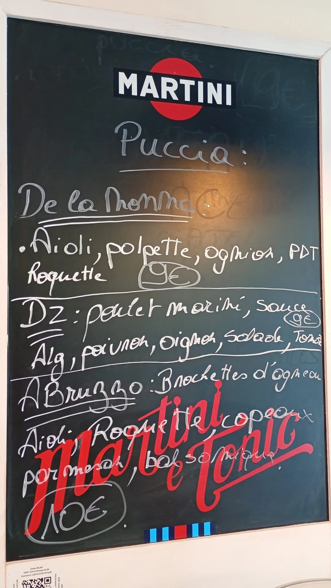 Ardoise manuscrite présentant les puccias du moment